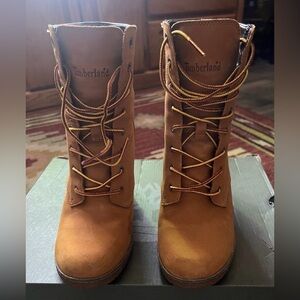 Women’s Timberland heeled Boots  Sz 6.5 in excellent condition